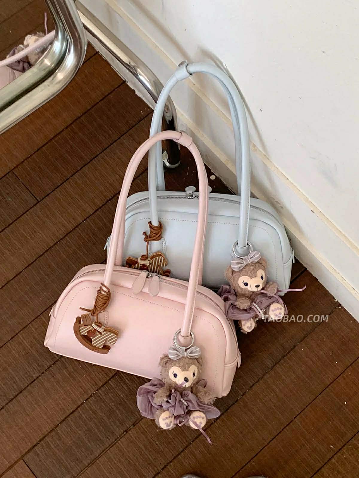 J シックな水玉模様のドレスー